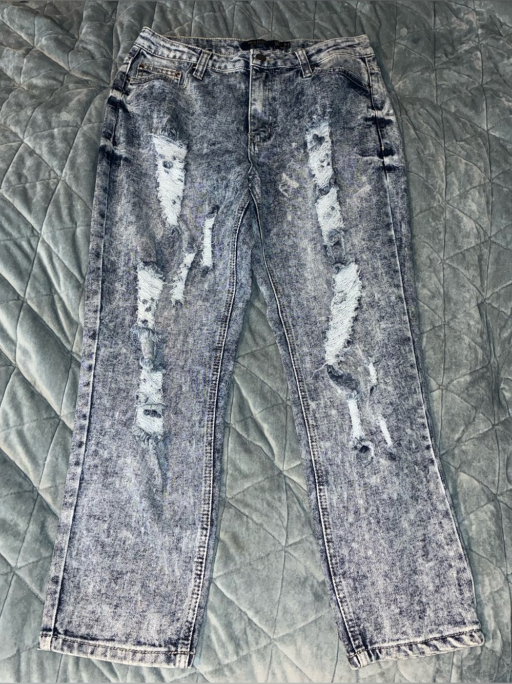 Women’s iris Distressed Acid Wash Gray Jeans